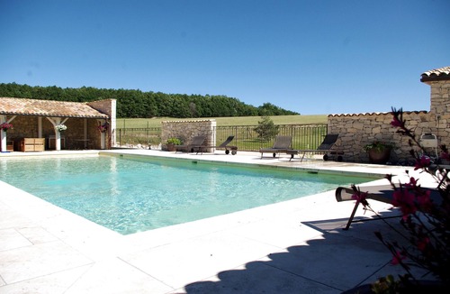 Redortiers Apartment | Le Mas des Oliviers – Peaceful 2-Level Apartment with Pool, Nature Views, and Shared Amenities