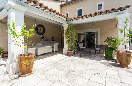 Le Pontet House | Le Mas du Chateau in Provence, a charming 18th century residence
