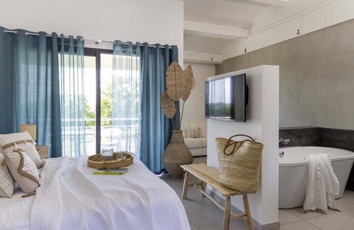 Barjac Hotel | Le Mas du Terme