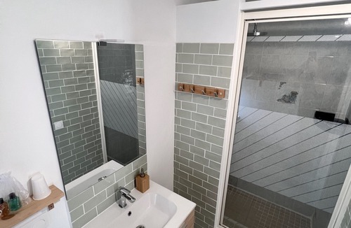 Orthoux-Serignac-Quilhan Bed & Breakfast | Le Mas Du Gentilhomme Lavender guest room