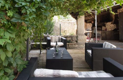 Labeaume House | Le Mas pierre et soie