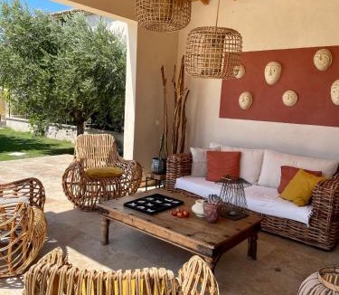 Jonquieres House | Le Mas Saint Philippe