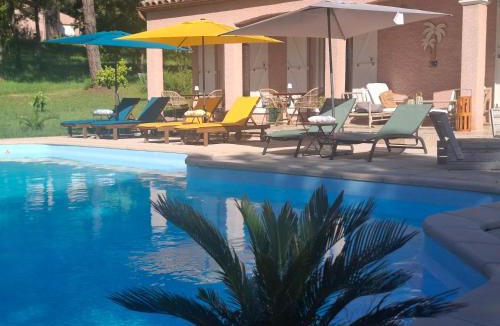 Carcassonne Bed & Breakfast | Le Mas Victoria - Chambres d'hôtes avec table d'hôtes-Parking privé ferme