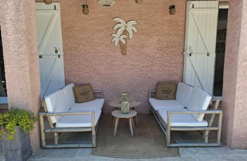 Carcassonne Bed & Breakfast | Le Mas Victoria - Chambres d'hôtes avec table d'hôtes-Parking privé ferme