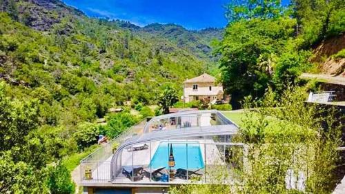 Saumane House | Le Massoulier Pergola