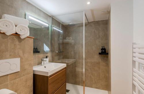 Brequerecque Apartment | Le Maya - Proche Ville Fortifiée - Centre-Ville