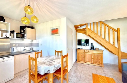 Calvisson Apartment | Le mazet des Cigales, 4 guests, Pool in Calvisson