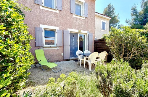 Calvisson Apartment | Le mazet des Cigales, 4 guests, Pool in Calvisson