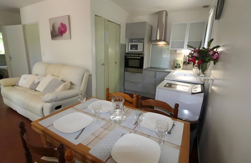 Saint Alban Auriolles House | Le Mazet des Campanes: Shared Pool, Wi-Fi, Air Conditioning