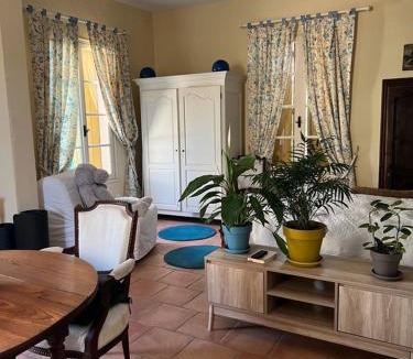 Sommieres House | Le MAZET - GÎTE