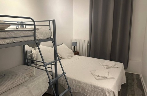 Montargis Hotel | LE MEDITERRANEEN