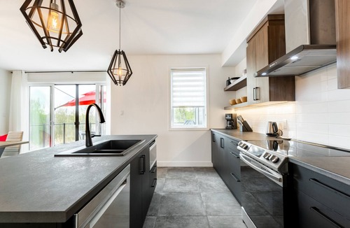 Magog Condo | Le Memph: 3-bedroom condo-chalet with shared SPA Lake Memphremagog