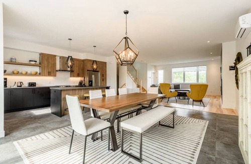 Magog Condo | Le Memph: 3 bedrooms pool hot tub lac Memphrémagog