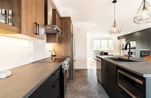 Magog Condo | Le Memph Hirondelle: confortable luminous 3 bedrooms pool spas lake Memphrémagog