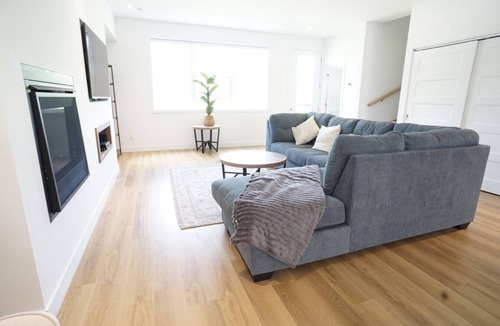 Magog Condo | Le Memph Loup: 3 bedrooms pool hot tub lac Memphrémagog