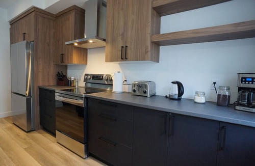 Magog Condo | Le Memph Loup: 3 bedrooms pool hot tub lac Memphrémagog