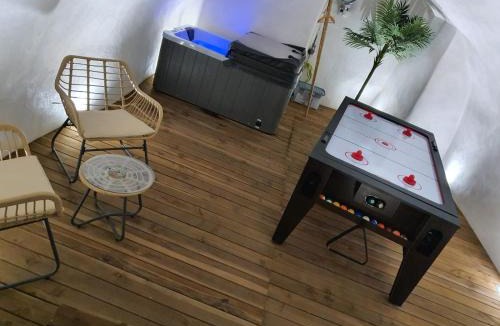 La Roche-Blanche Apartment | Le Menhir 2 Jacuzzi Spa Terasse Barbecue