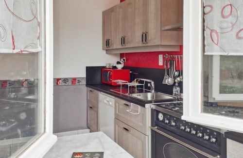 Voipreux House | Le Menhir - Blancs-coteaux