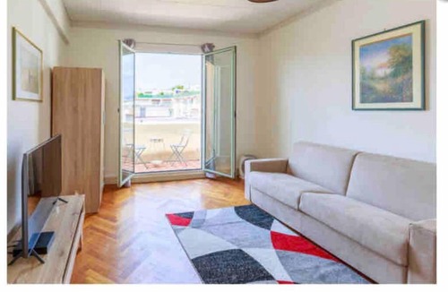 La Californie Apartment | le mercedes