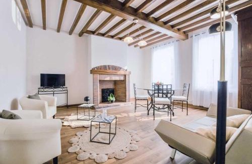 Pougy House | Le messager