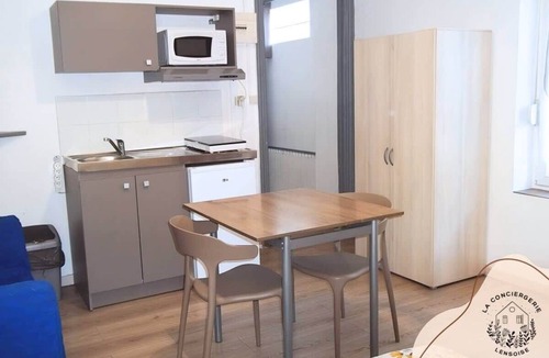 Lens Apartment | Le Meublé Nomade 9, Bollaert, Fac, 2pers, parking