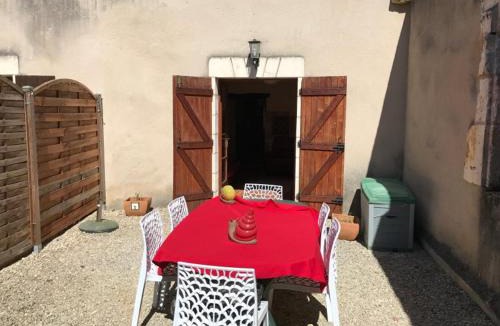 Charras House | Le Milieu Chai, Chateau de Charras