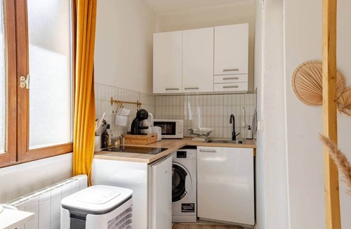 Charpennes - Charmettes Apartment | Le Millon: Part-Dieu (10min)