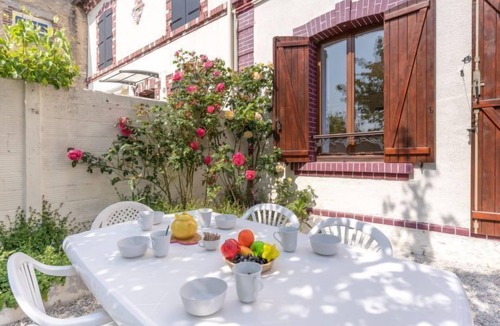 Dives-sur-Mer House | Le Mimosa Normand by Interhome