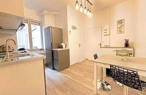 Les Cordeliers Apartment | Le Minimalist Chic - Carré d'Or & Tête d'Or