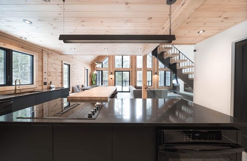 Amherst Ski Chalet | Le Mitik Kanata Tremblant (224)