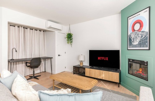 Saint Ferreol les Neiges Apartment | Le Montagnard | AC | Near Mt St-Anne | Pool & Sauna & Gym