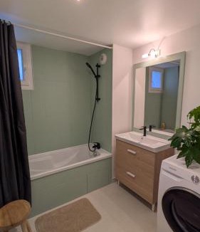 Grand Trou - Saint Jean De Dieu Apartment | Le Modern French