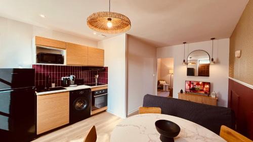 Montlucon Apartment | Le Modern Silhouette - Home Homy