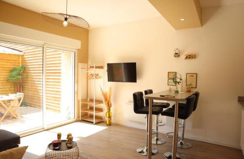 Saint-Omer Apartment | Le Moment Bien-Être - jacuzzi privatif, terrasse et parking privé gratuit au centre de Saint-Omer