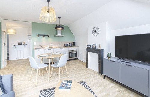 Laval Apartment | LE MONKEY - 700m Gare - Wifi