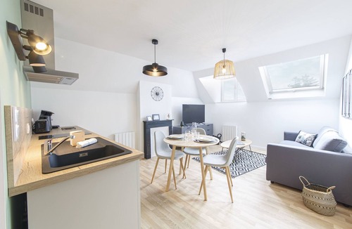 Laval Apartment | LE MONKEY - 700m Gare - Wifi