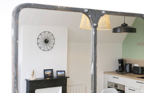 Laval Apartment | LE MONKEY - 700m Gare - Wifi