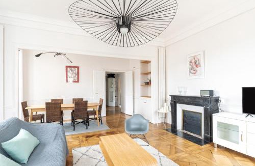 Centre Apartment | LE MONNAIE - Vue Cathédrale