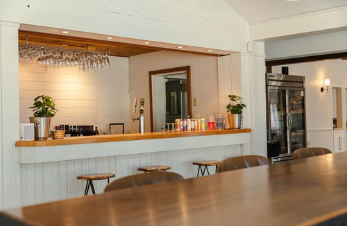 Sutton Apartment | Le Montagnard – Auberge/Hôtel & chalets