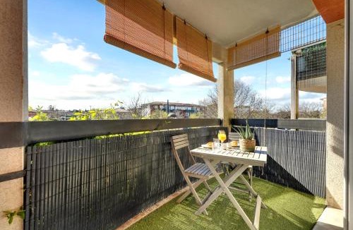 Blagnac Apartment | Le Montaigne - Climatisation, Parking Privé, Tramway et Airbus
