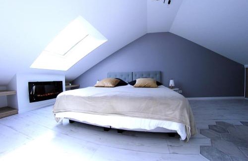 Saint-Jean-de-Sauves House | Le monteil