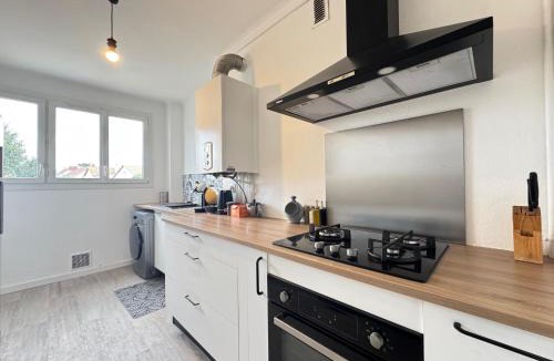 Reze Apartment | Le Morandeau - 2 Chambres, Parking, Wifi, Central
