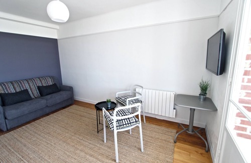 Cayeux-sur-Mer Apartment | Le Morillon apartment facing the sea with balcony terrace.