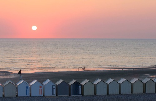 Cayeux-sur-Mer Apartment | Le Morillon apartment facing the sea with balcony terrace.