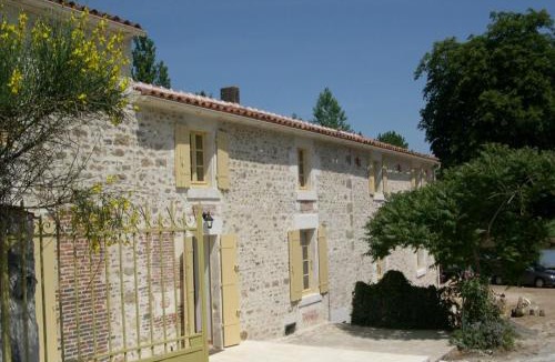 Saint-Martin-des-Fontaines Villa | le Moulin de Garreau