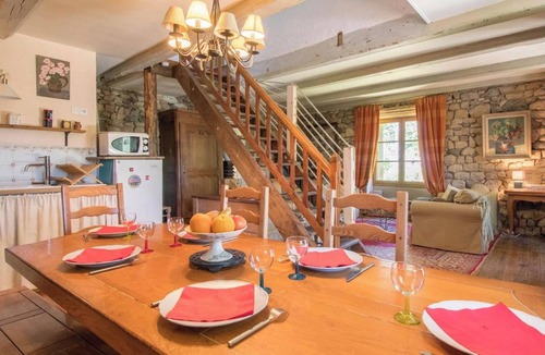 Saint-Sauves-d'Auvergne Ski Chalet | Le Moulin du Planchat 8pers