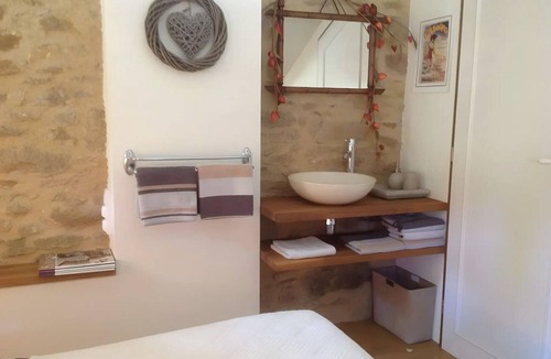 Loubejac Bed & Breakfast | Le Moulin Bas Vraie Guest Room with Private Pool, Wi-Fi, and Air Conditioning