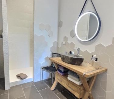 Montreal-la-Cluse Bed & Breakfast | Le Moulin Chambres hôtes