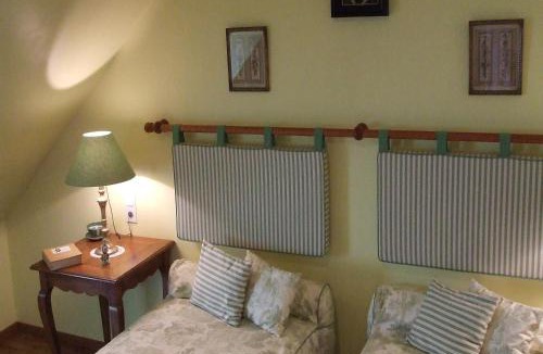 La Cropte Bed & Breakfast | Le Moulin d'Hys