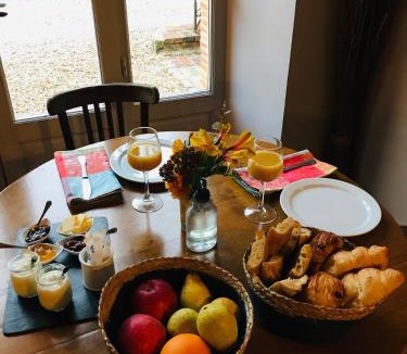 Mezilles Bed & Breakfast | Le Moulin de Corneil
